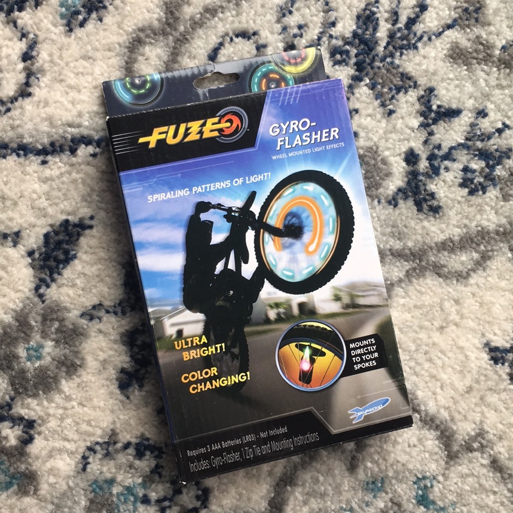 NIB Fuze Gyro-Flasher Wheel Mounted Light Effects
